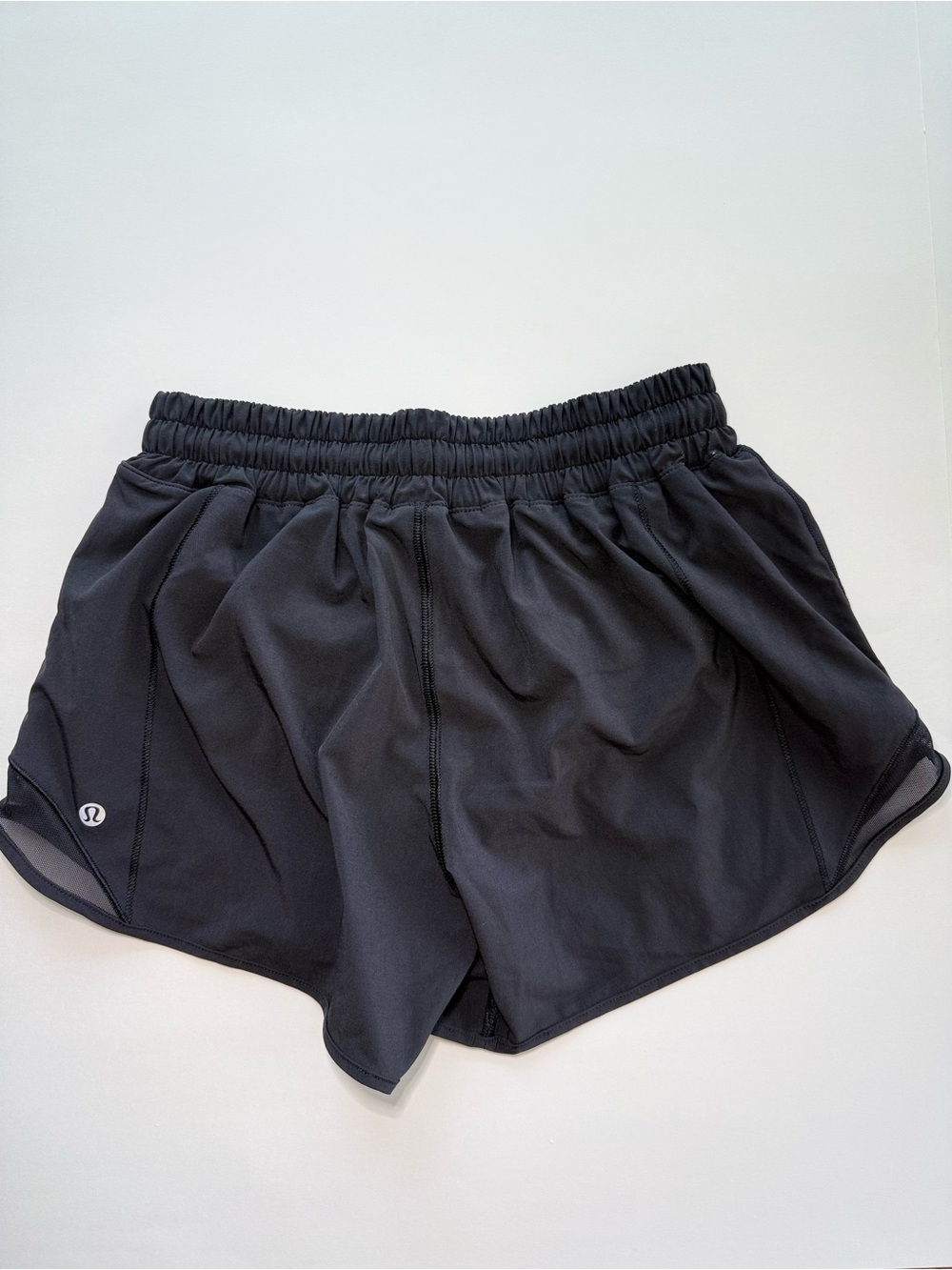 Lulemon hotty hot shorts Shorts low-rise 2.5’, Black Size 6
